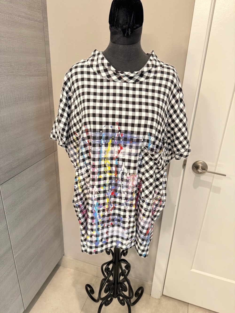 Black & White Gingham Ladies XL Short Sleeve Top with Paint Splash Detail